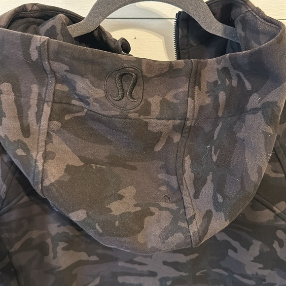 Lululemon Scuba Full Zip- camo 10 - Picture 9 of 9